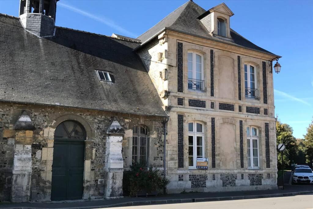 Au Pied Du Phare... Apartment Honfleur Exterior photo